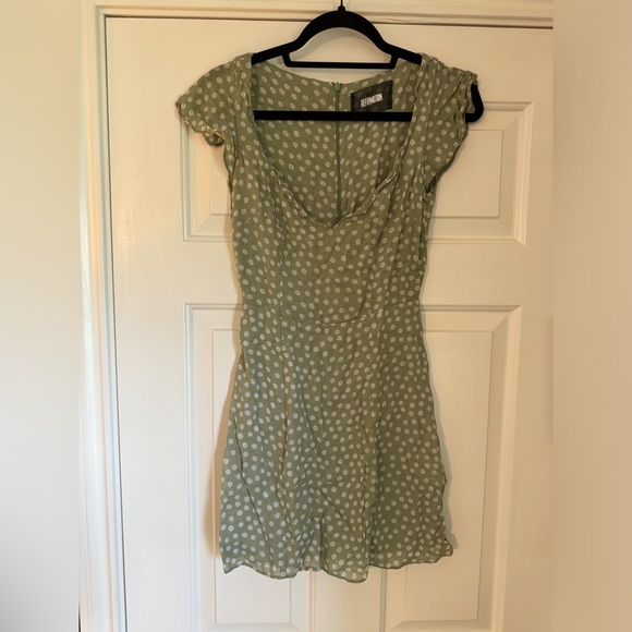 Reformation Darcy Dress in Green Floral - Size 2 - Picture 4 of 6